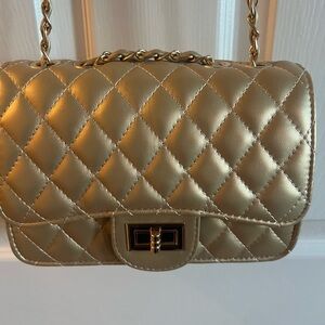 NWOT Gold Quilted Chain Shoulder Bag